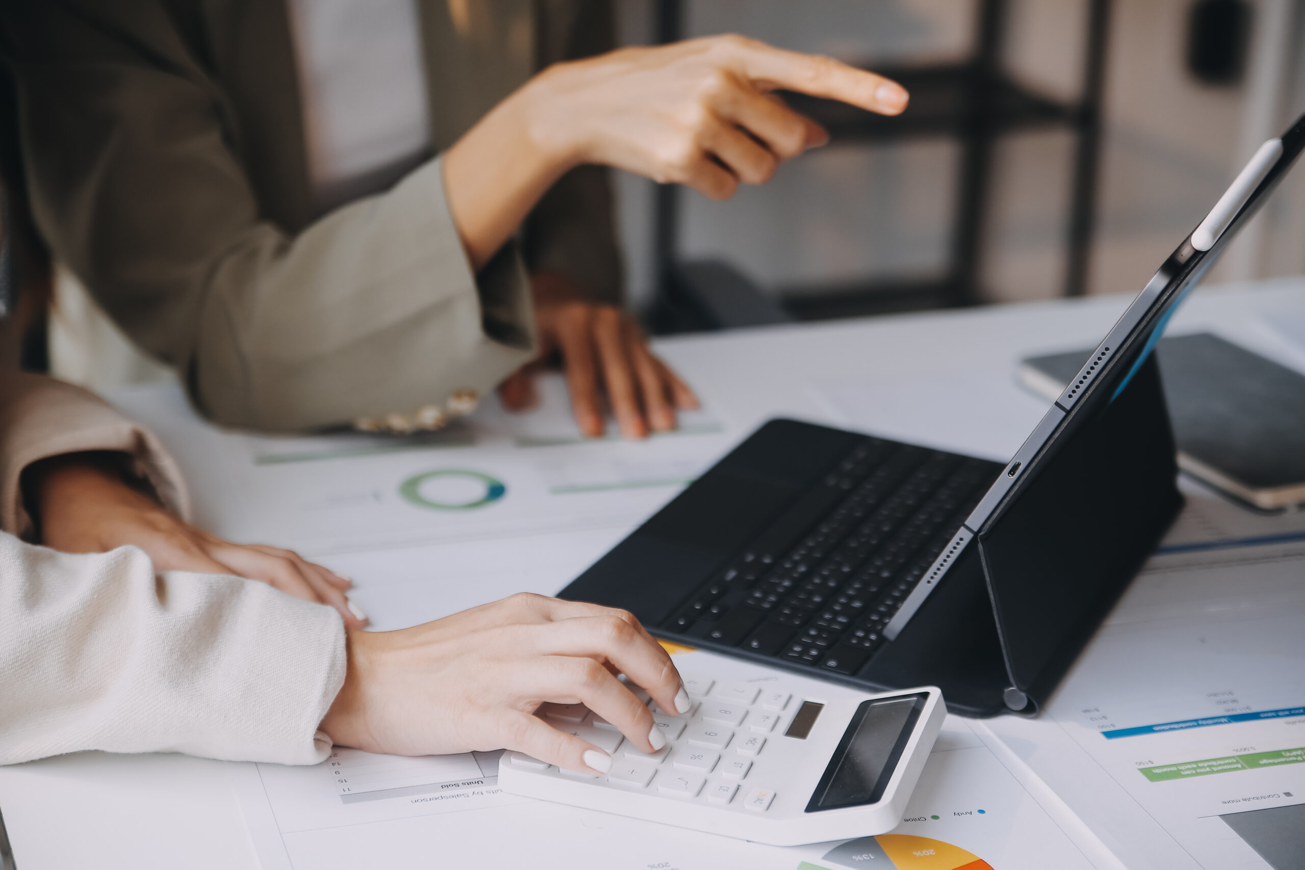 Group of Asian business people team meeting in modern office wor